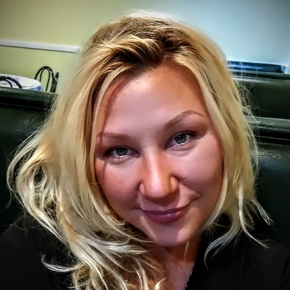 Meet your Posher, Krista - Picture 6 of 16